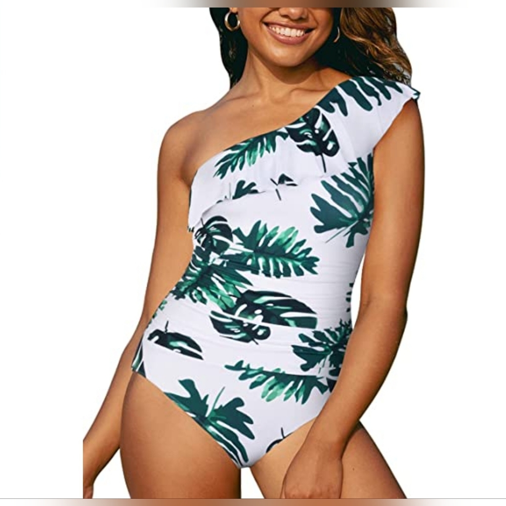 One Piece Swimsuit 🌿🤍